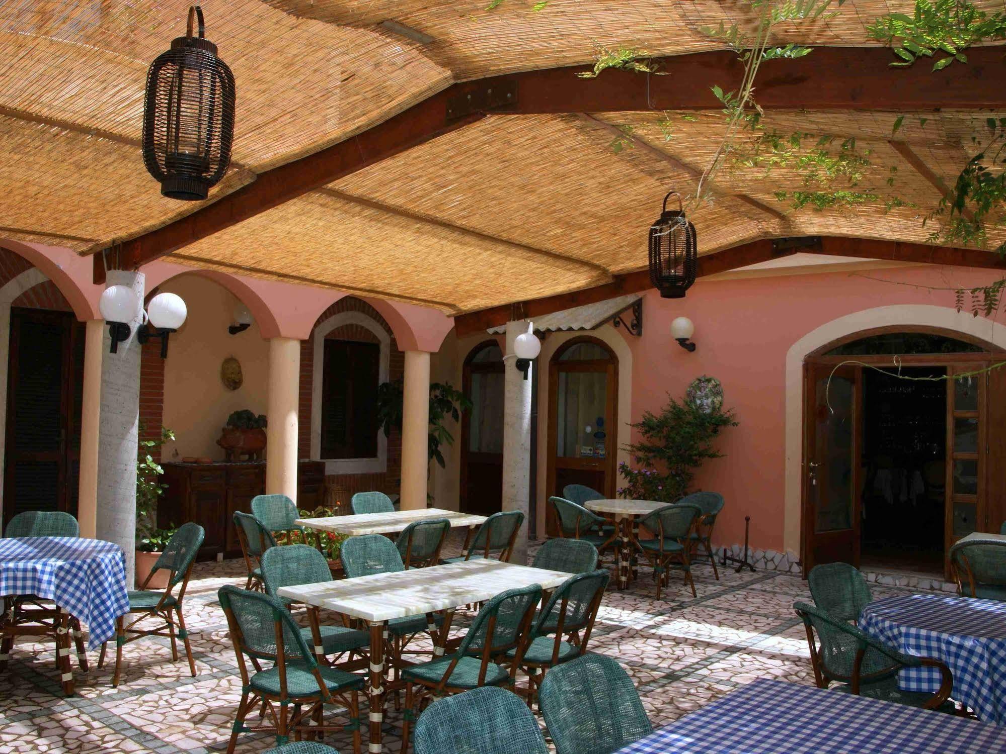 Villa Aurora Le Castella  Εξωτερικό φωτογραφία